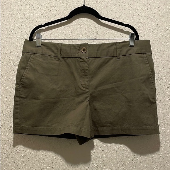 LOFT Green Bermudas Cotton Blend Mid-Length - Picture 1 of 4